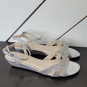 NEW Touch Ups Women's 7.5 Lena Wedge Sandal, Silver Glitter